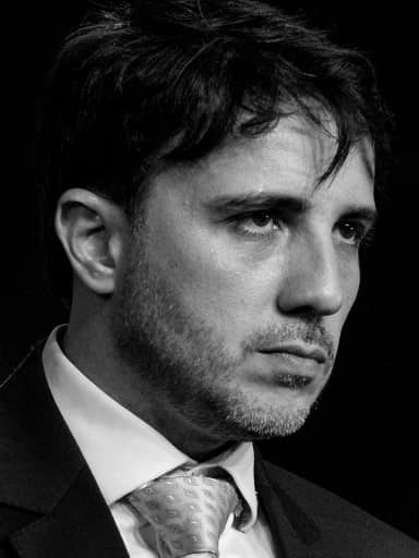 Renan Santos posiciona o Missão à direita de Flávio Bolsonaro após debate