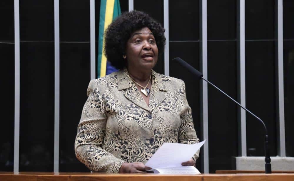 Benedita da Silva tem 32% ao Senado no Rio de Janeiro, diz Paraná Pesquisas