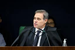 Mendonça levou 65 min para ler e derrubar 1.022 links sobre Nossa Senhora e Flávio