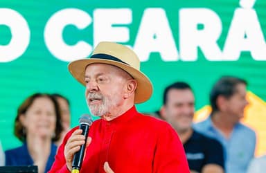 Lula nega ligação com Ciro Gomes no Ceará e pede voto para Elmano de Freitas