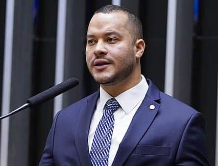 Adail Filho é alvo da PF na Operação Dinastia do Lago sobre fraudes em Coari