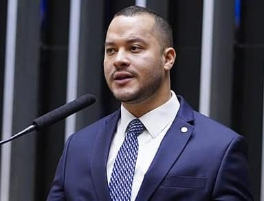 Adail Filho é alvo da PF na Operação Dinastia do Lago sobre fraudes em Coari