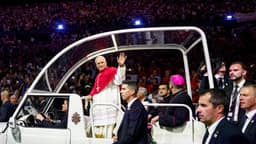 Papa em Paris: Leão XIV reúne 80 mil jovens em vigília no Stade de France
