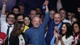 Lula promete 'mudar o jeito de governar’ e prega reconciliação; Flávio quer anular eleição