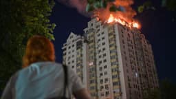 Ataque russo deixa mortos e dezenas de feridos em Kiev; Moscou diz que vai 'manter a pressão'