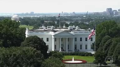 Trump isenta Rússia das sanções e tarifas da Lei Lindsey Graham por decreto