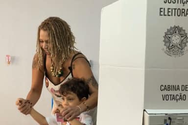 Nikolas Ferreira, Alexandre Kalil e Áurea Carolina votam em Belo Horizonte