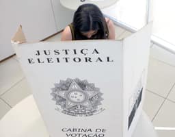 Mulheres representam 34,8% das candidaturas registradas para as eleições de 2026