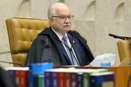 Fachin se reúne nesta terça com diretor da PF para discutir menções a ministros do STF no caso Master