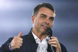 Flávio Bolsonaro participa de entrevista da Globo nesta sexta-feira; saiba como assistir