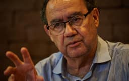 Augusto Cury diz que vai deixar a política e não declara apoio no 2º turno: 'Me silencio em relação a isso'