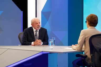 Lula alega desconhecer congelamento do Bolsa Família e cita espaço fiscal