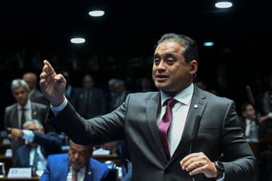 Senador Weverton Rocha é alvo de buscas em operação sobre desvios no INSS