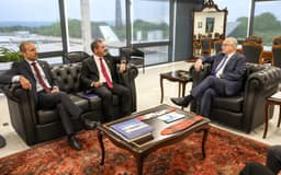 Fachin diz a Andrei que PF deve enviar ao STF todas as menções a ministros no caso Master em 'caráter estritamente descritivo'