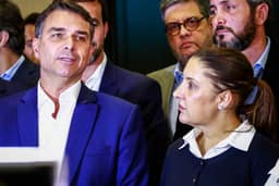 Flávio Bolsonaro diz que montará time de ministros competentes e cita Daniella Marques