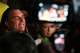 Flávio Bolsonaro compensa vantagem de Lula no Nordeste com margem de votos no Sul e no Sudeste