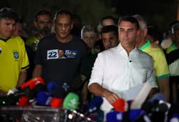 Flávio Bolsonaro contesta resultado e pedirá anulação das eleições