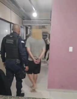 Homem é preso em flagrante por descumprir medida protetiva em Volta Redonda