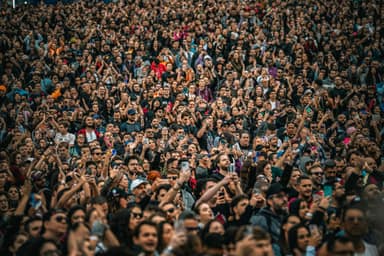 Decretos de Lula miram cambismo digital e garantem água em grandes eventos