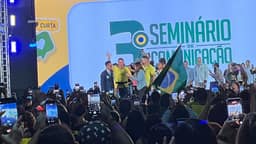 Flávio Bolsonaro diz que vai para os EUA defender o PIX