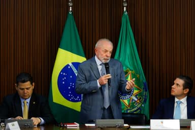 Escala 6x1: Lula liga para Motta e agradece aprovação; Alcolumbre dá andamento a PEC da oposição