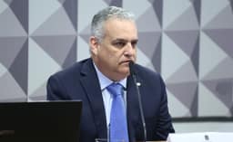 Flávio Bolsonaro anuncia deputado Alfredo Gaspar como vice na chapa dele à Presidência
