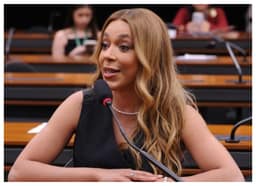 Quem é Erika Hilton, a mulher mais votada da história do Brasil para a Câmara dos Deputados
