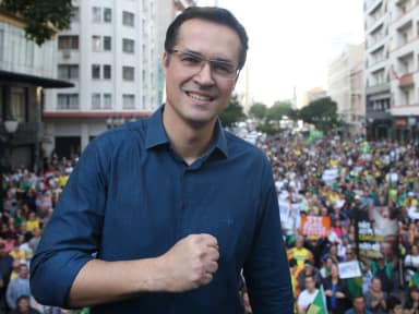 TRE-PR mantém Deltan Dallagnol na disputa ao Senado do Paraná por 4 votos a 3