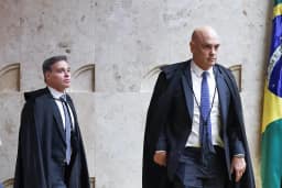 Brasília vive clima de 'Fla x Flu' pré-julgamento de Moraes no STF: ministros tentaram adiar sessão, sem sucesso