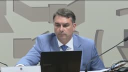 Flávio Bolsonaro é investigado, desde julho, em inquérito da PF que apura suspeitas de irregularidades no financiamento de 'Dark Horse'