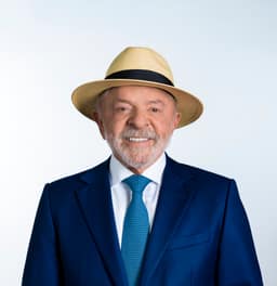 Lula de chapéu na urna: o que dizem as regras do TSE e especialistas em direito eleitoral