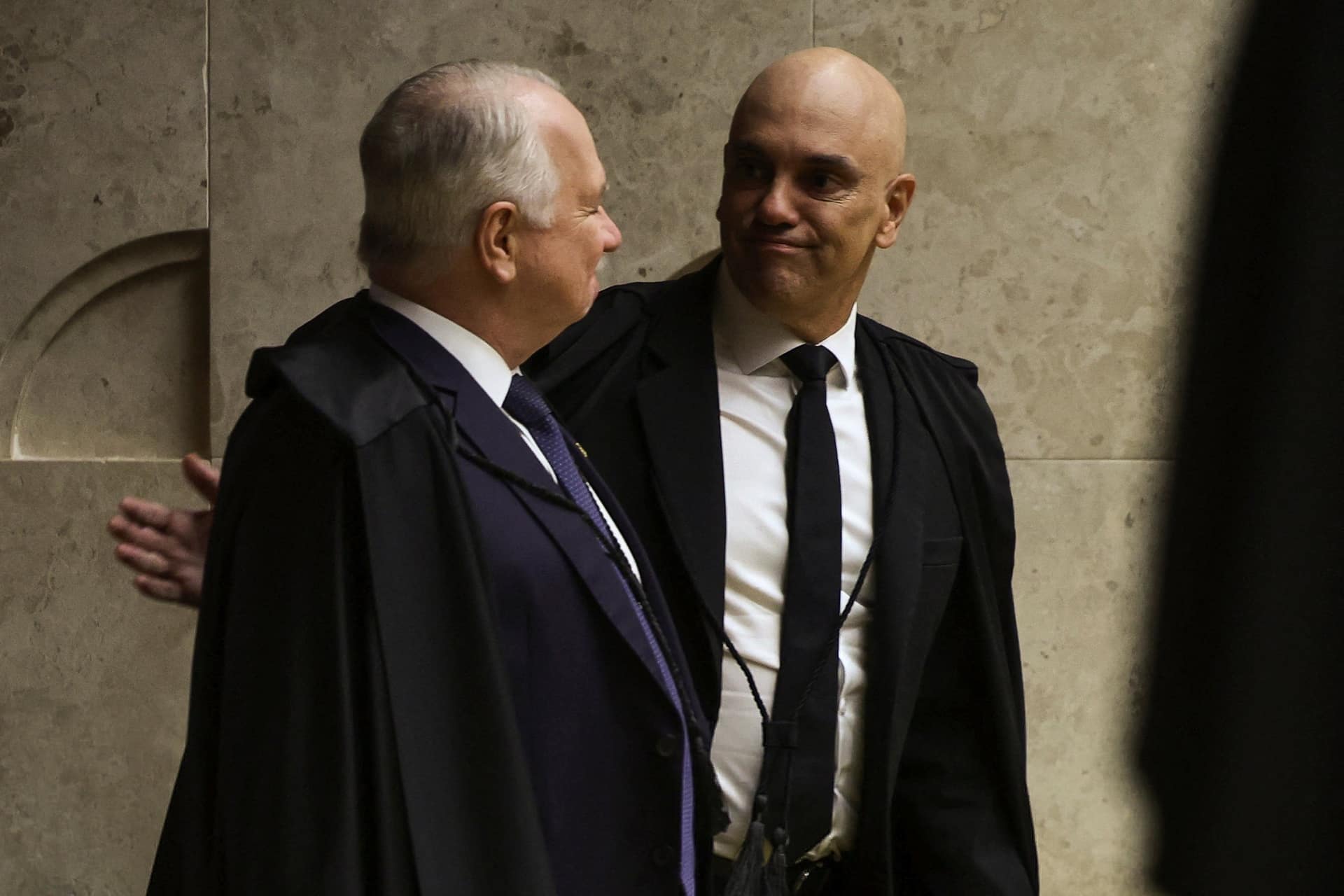 Edson Fachin adia sem nova data o encontro com a OAB sobre crise no Supremo