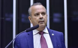 Em gesto ao STF, coordenador da campanha de Flávio se reúne com Gilmar Mendes