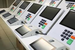 Eleições 2026: TSE conclui assinatura digital e lacra sistemas das urnas eletrônicas