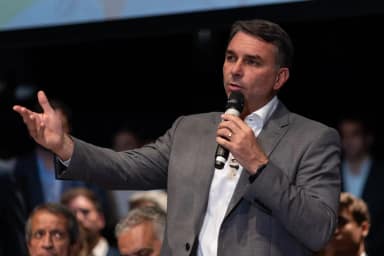 Flávio Bolsonaro quer extinguir o split payment e Fazenda rebate no segundo turno