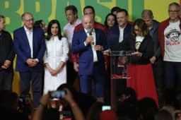 'Estava convencido que iria ganhar essa eleição no primeiro turno', diz Lula
