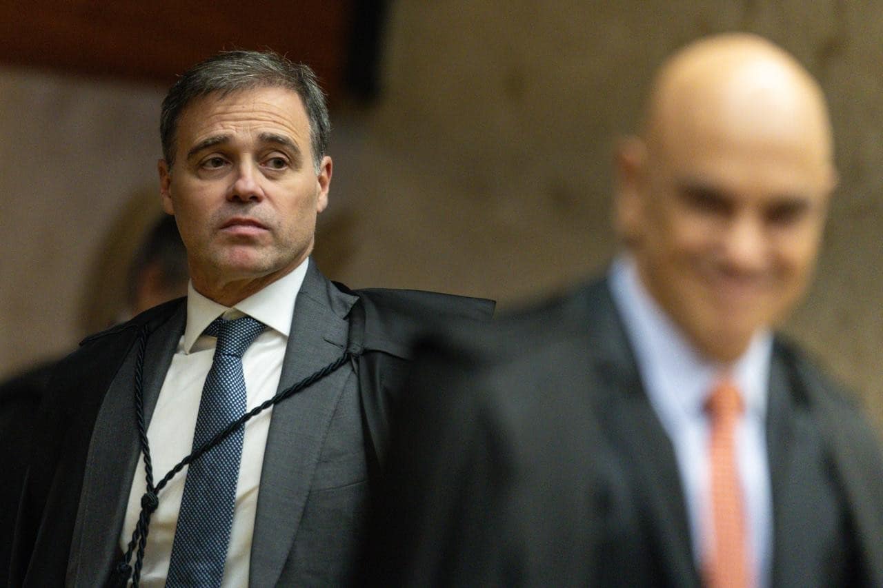 Moraes pede apuração contra Mendonça e Fachin abre prazo de cinco dias