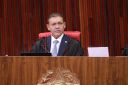 Nunes Marques deve reunir ministros do TSE para debater vídeo usado por Flávio com IA de Bolsonaro e punição a deepfakes