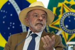Lula reúne empresários após encontro de Flávio Bolsonaro e Faria Lima