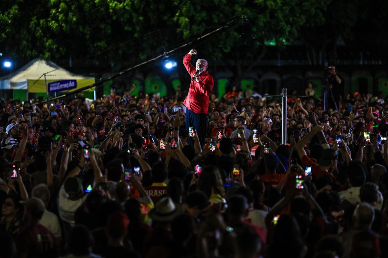 Lula ataca Celina Leão no DF e diz que não vai dar dinheiro ao BRB: 'Quem quebrou foi a ligação do Vorcaro com Ibaneis'