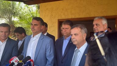 Flávio Bolsonaro confirma debates com Lula e busca apoios no 2º turno