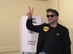 Renan diz que não apoiará nem Flávio nem Lula e libera militância para o segundo turno: 'resultado foi muito ruim'