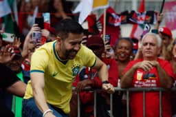 Janones diz antes de almoço com Lula que vai seguir o que presidente determinar 'no Ministério ou na Câmara'