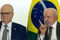 Lula diz ter falado três vezes com Fachin vezes sobre a crise no STF: 'Ele não fez o correto'