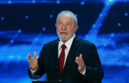 Campanha de Lula diz que ele não deve ir ao debate da Globo, mas...