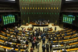 PT projeta eleger bancada de federação igual à do PL