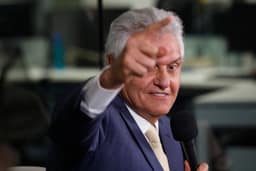 Após diganóstico de pneumonia e internação em hospital de SP, Ronaldo Caiado terá alta neste domingo
