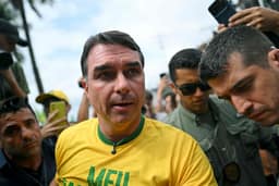 Flávio insinua, sem apresentar evidências, que Moraes e Alcolumbre articularam ação para desgastar sua candidatura