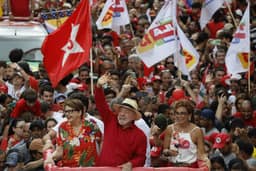 'Ele não precisa me apoiar, só tem que ficar quietinho', diz Lula sobre Cleitinho durante agenda em Minas