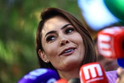 Internada, Michelle faz tratamento com medicamentos desde agosto, quando crise de enxaqueca a tirou de convenção do PL